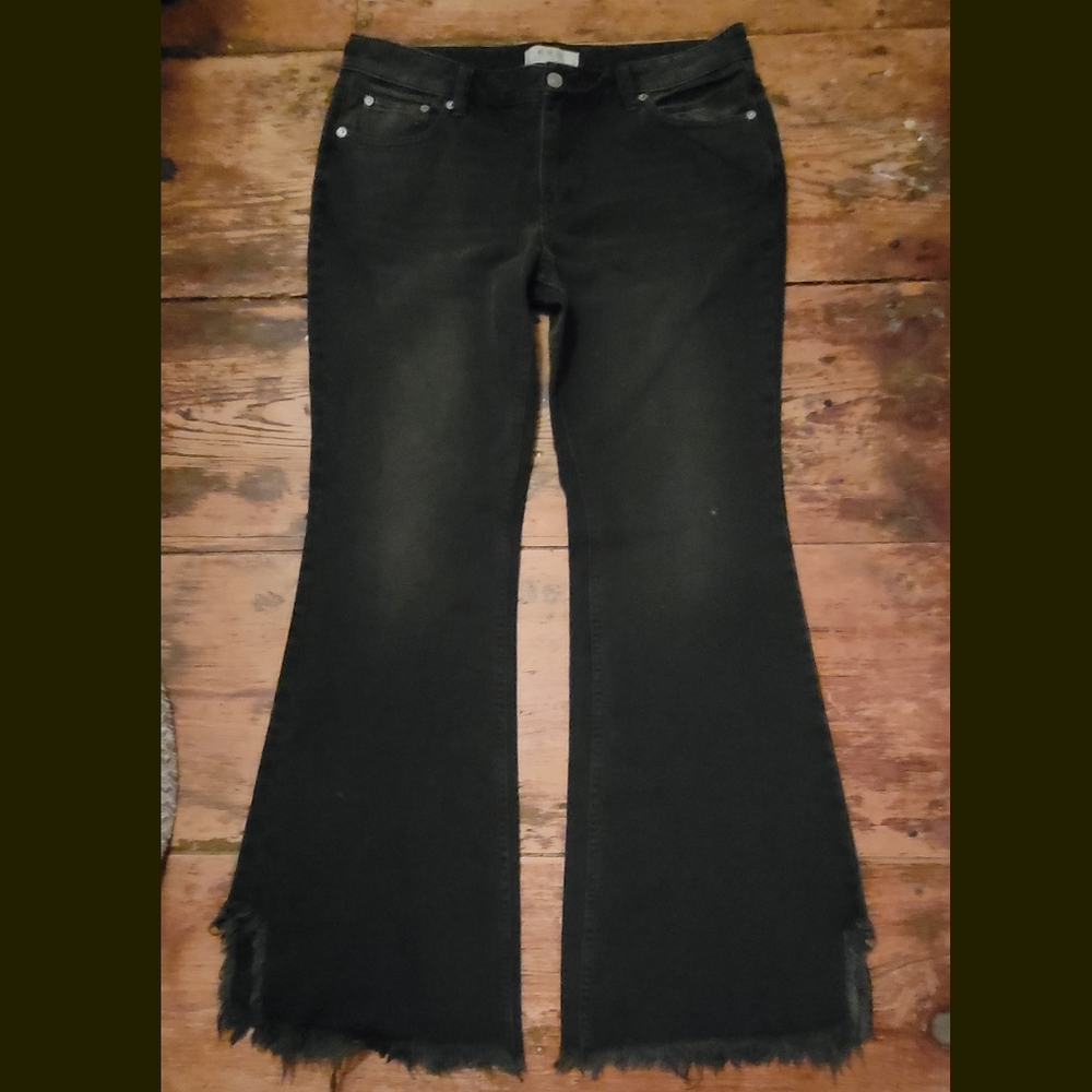 🆕️ We the Free People Vintage Flare Ruff frayed slit hem jeans Washed out black - Picture 6 of 15
